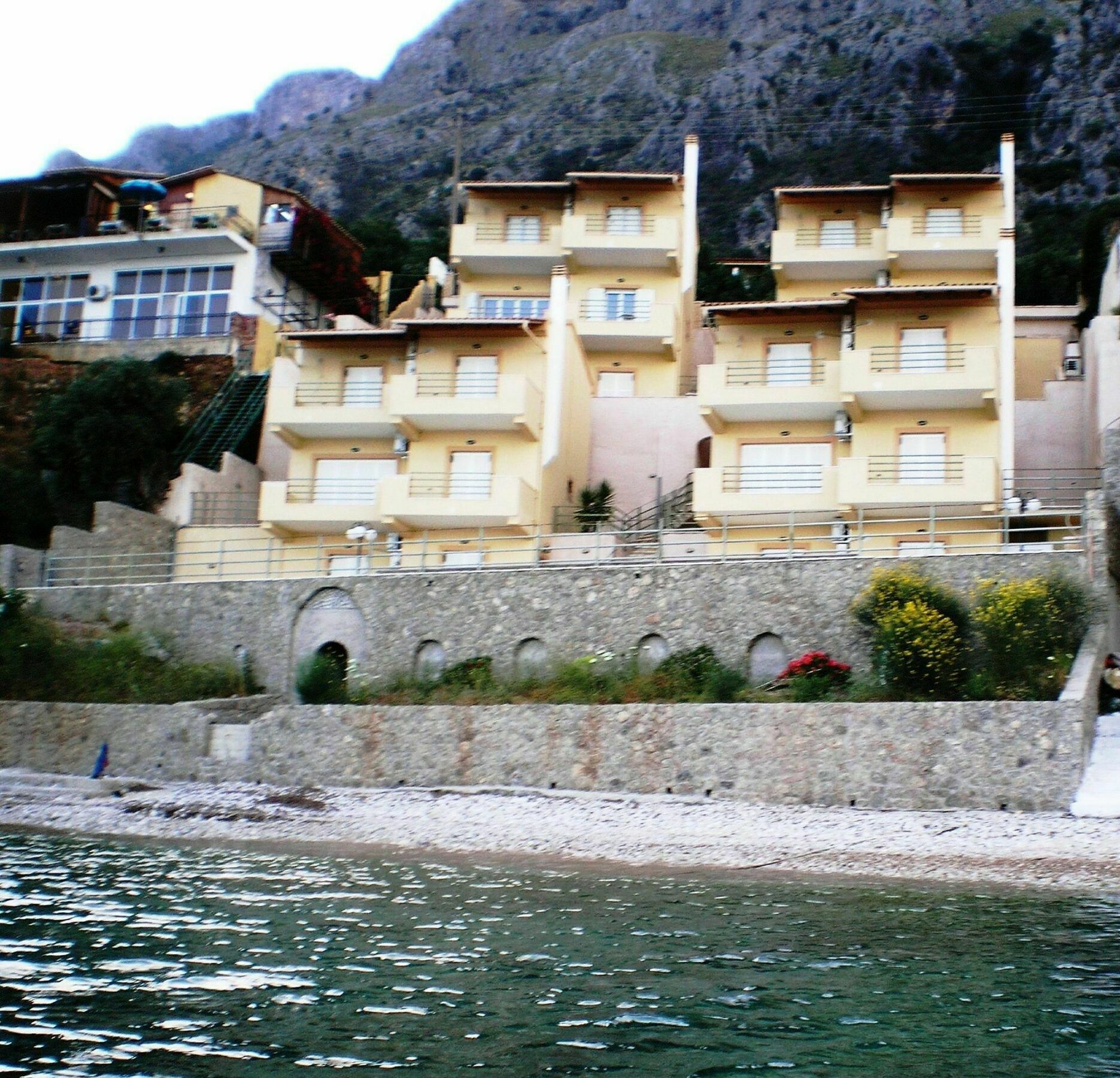 Glyfa Beach Villas Barbáti Eksteriør bilde